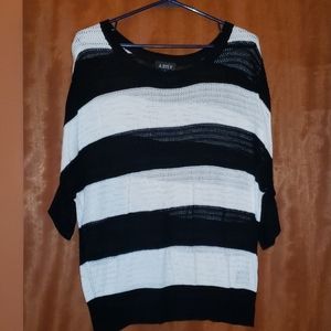 🔷️$8/ea OR 3/$20🔷️A. BYER Lightly Knit Sweater